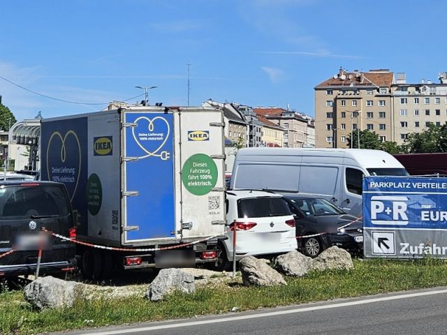 parking_banner_kennzeichen_zensiert